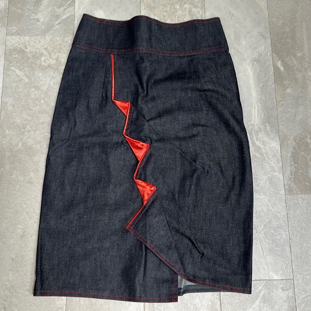Denim pencil skirt with orange details in front